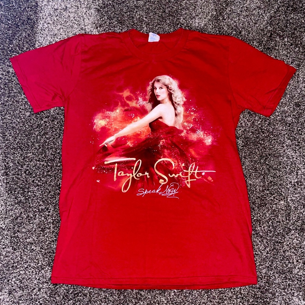 Taylor Swift Speak Now 2011 Concert T-Shirt Red Perfect Condition